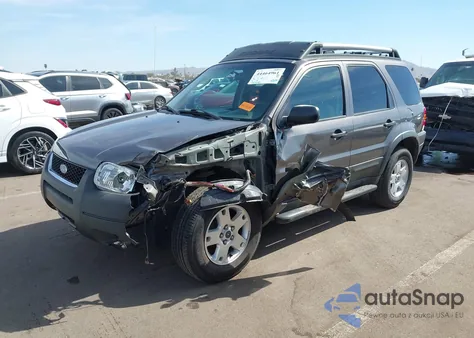 2004 Ford Escape Xlt z USA, uszkodzony, nr VIN 1FMYU93184KB66871